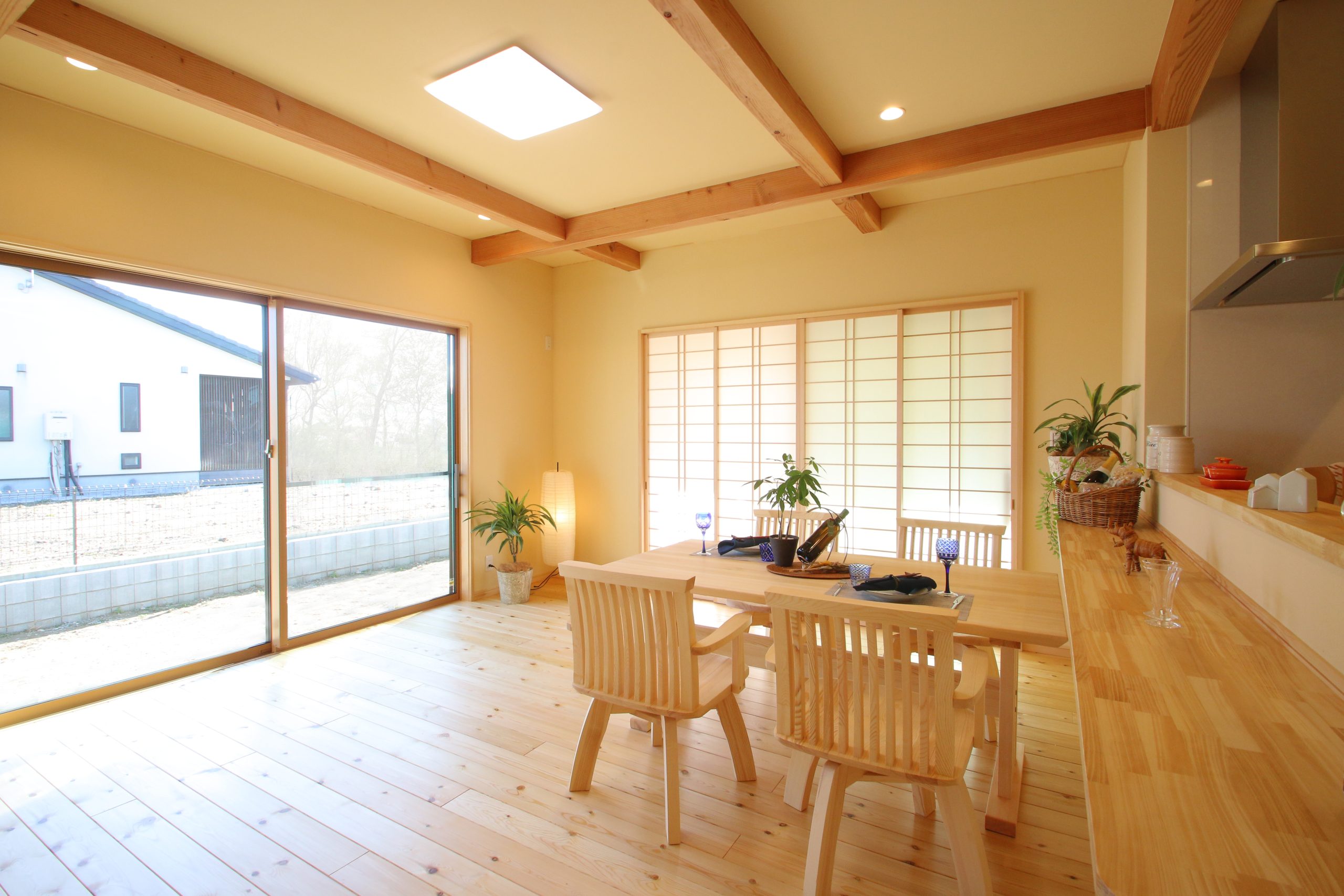 30mm厚の赤松無垢床を使った木の住まい