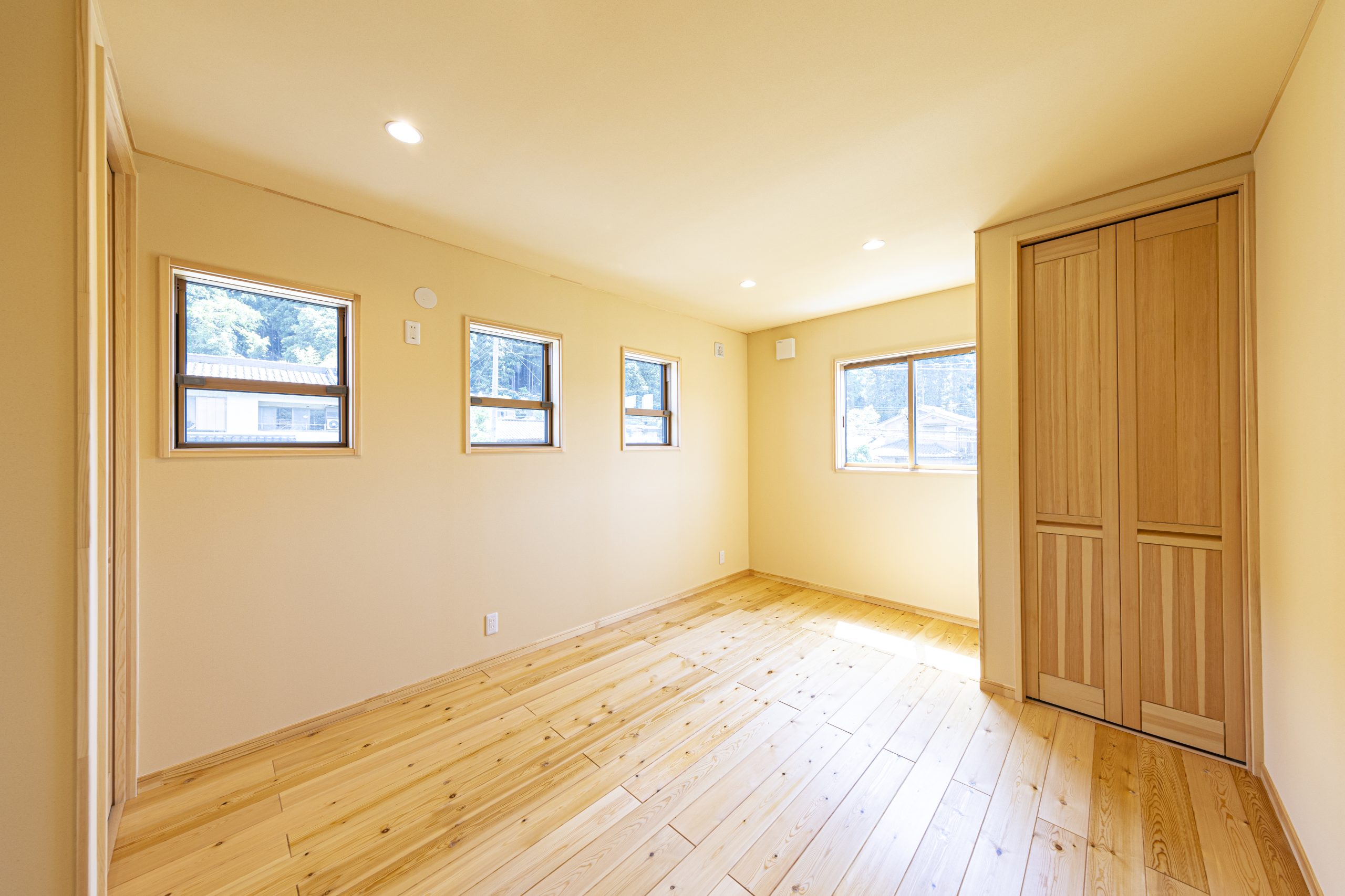 洋室　無垢の床　